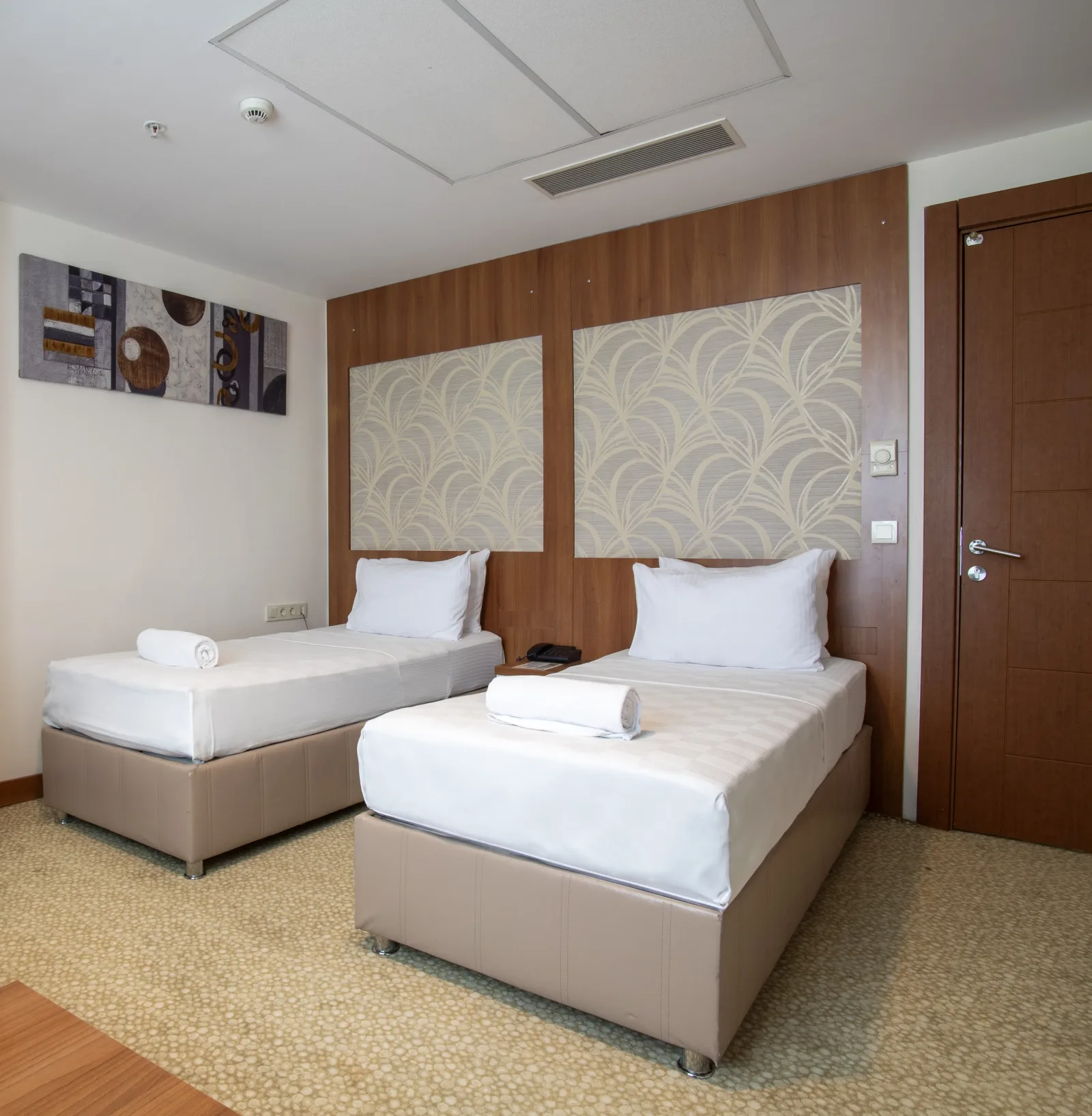 Family Room (4 Persons) 7