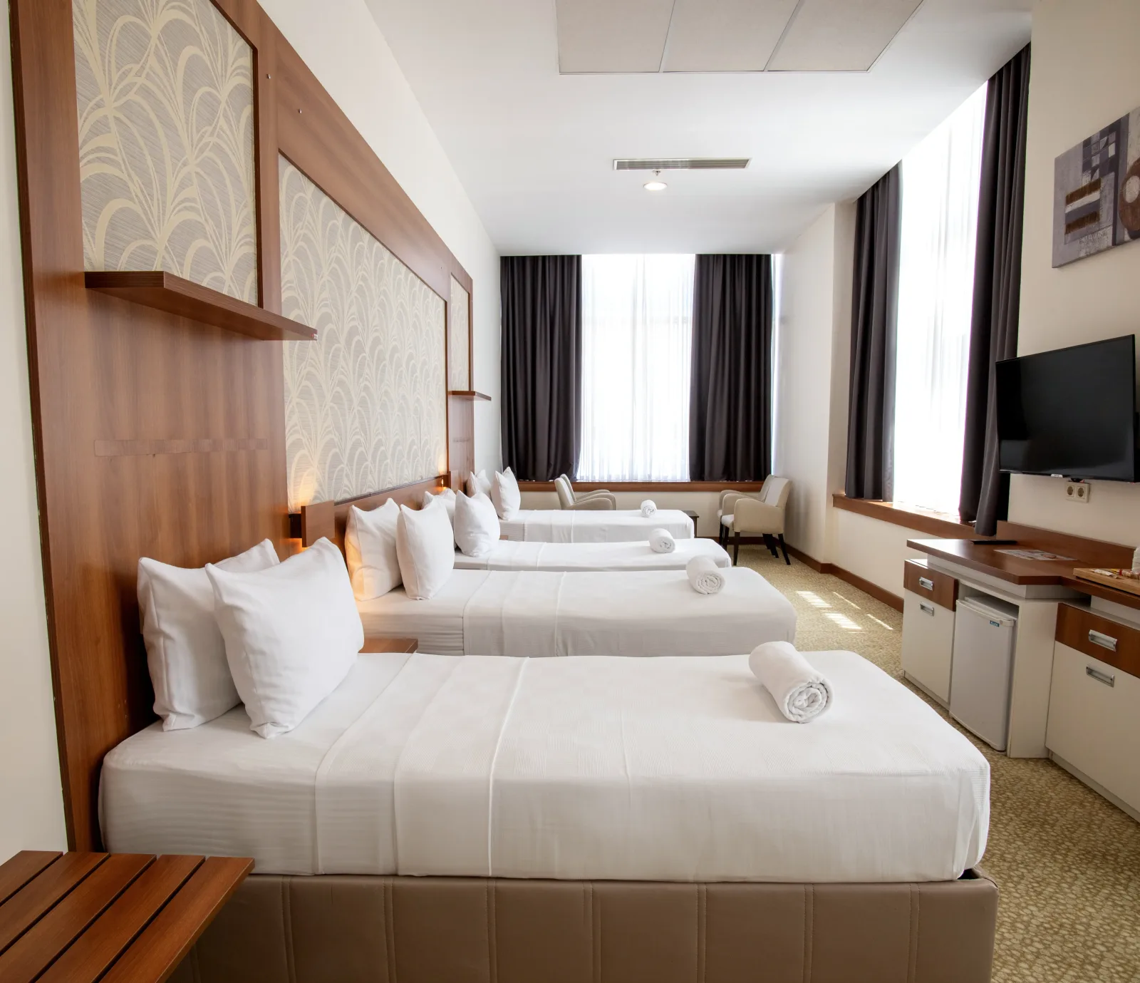 Quadruple Room (Four Single Beds) 3